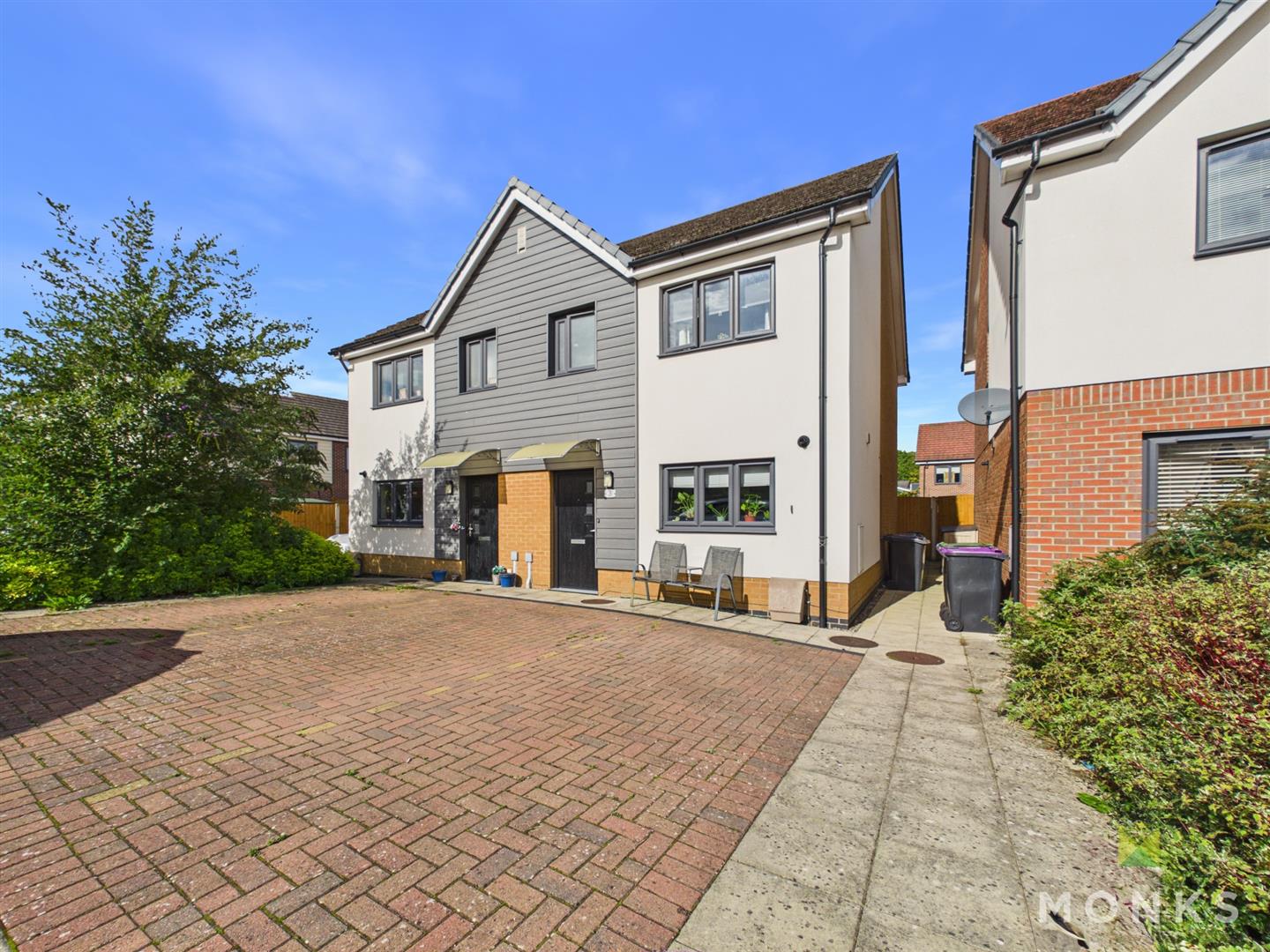 3 Cornovii Gardens, Oswestry, SY11 1JG For Sale